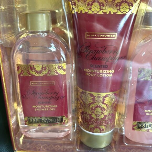 NEW body luxuries strawberry champagne scented bath kit - Picture 3 of 7